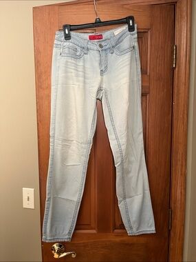 GUESS Light Wash Skinny Jeans in Pale Blue